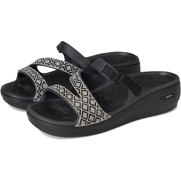 Sketchers Black Sandals with Patterned Straps - Picture 1 of 5